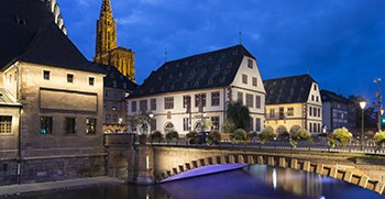 Poduri, monumente, fatade