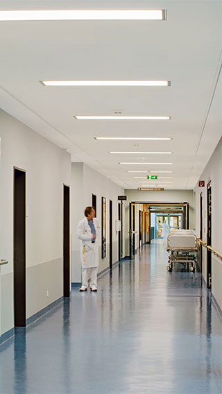 Iluminat Philips luminează coridoarele Clinicii Asklepios Barmbek, Germania