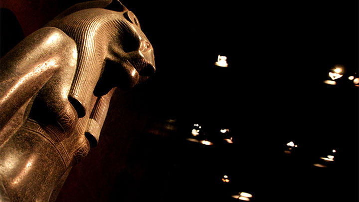 O statuie la Muzeul egiptean, Italia Iluminată cu spoturi LED economice de la Iluminat Philips