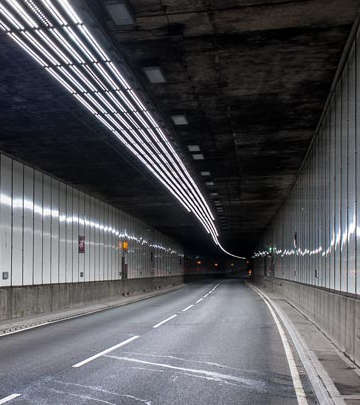 Corpurile de iluminat cu LED de la Philips iluminează eficient tunelul Meir