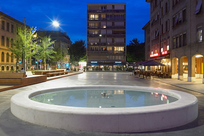 Piaţă iluminată frumos la Geneva, Elveţia cu soluţii de iluminat urban de la Philips 