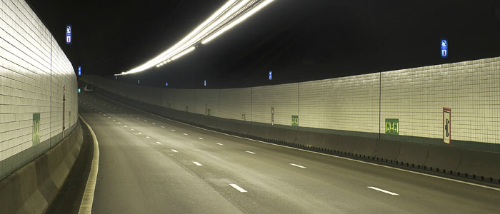 Un tunel iluminat cu sistem de iluminat Philips
