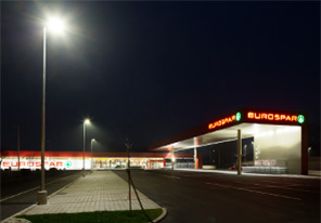 Parcare în aer liber la Eurospar, Viena, Austria iluminată cu sistem de iluminat cu LED de la Philips 