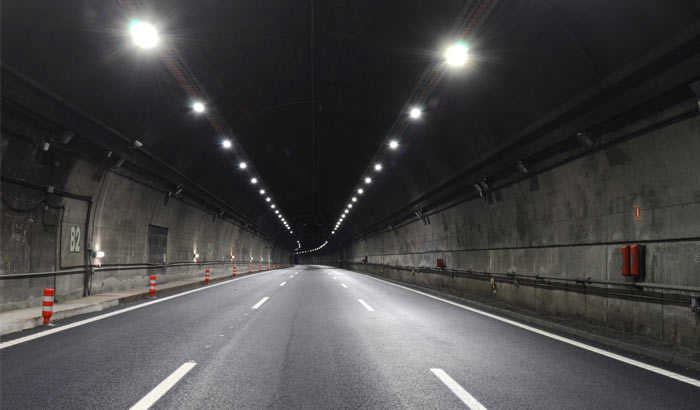 Sisteme de comandă pentru iluminatul tunelurilor