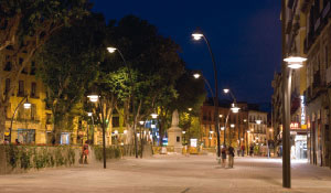 Piaţă iluminată bine cu lumină albă de la Philips