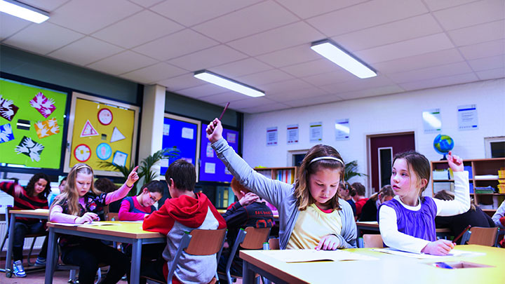 Setarea de lumină Energy a SchoolVision: iluminat inteligent pentru momentele în care nivelul de energie al tuturor scade