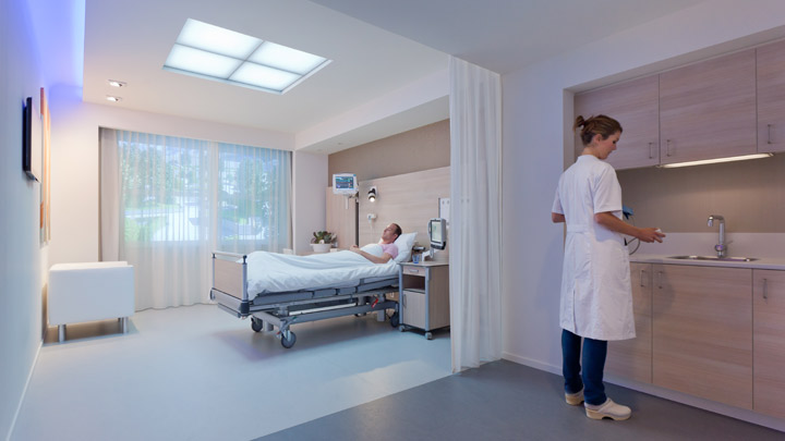 Sistemul HealWell de la Philips Lighting este un sistem complet de iluminat pentru saloane de spital, care menţine productivitatea echipelor medicale.