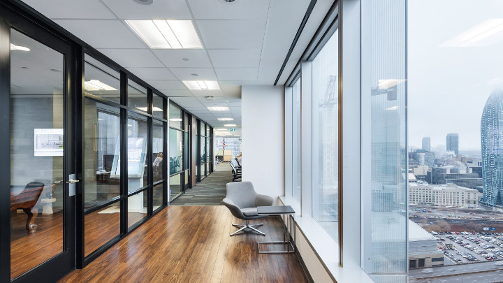 Iluminatul conectat de la Philips Lighting (InterAct Office) vă poate ajuta să creaţi un birou inteligent