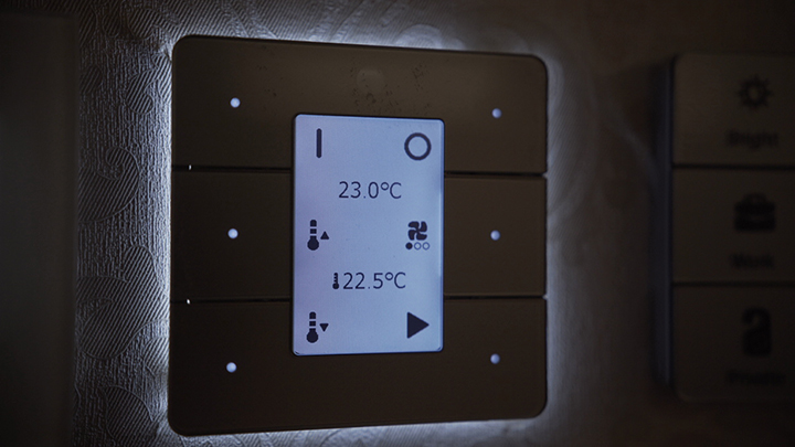 Iluminat pentru hoteluri: sistemul RoomFlex de la Philips Lighting se integrează în sistemele de management al cartelelor şi cardurilor pentru a îmbunătăţi controlul