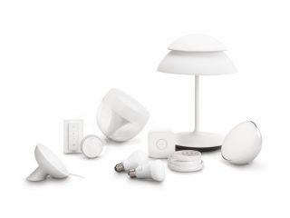 „Colecția de iluminat cu LED inteligent Philips Hue include lămpi pentru birou, becuri și dispozitive de control pentru un iluminatul personalizabil al casei tale.”
