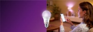 „Controlează iluminatul LED prin intermediul aplicației pentru smartphone și creează o ambianță caldă în living, folosind tehnologia pentru case smart.”