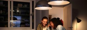 „Lămpile moderne tip pandantiv cu LED creează o atmosferă caldă pentru a te bucura de orice conversație, fiind soluții de iluminat pentru locuințe eficiente din punct de vedere energetic.”